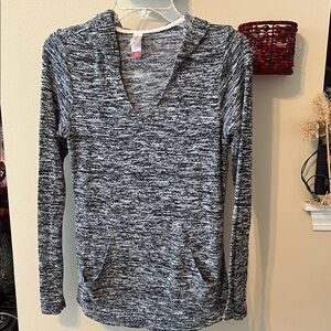 Women's Gray Hooded Top size jr Med